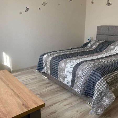 Kristaly Apartman 埃格尔 外观 照片