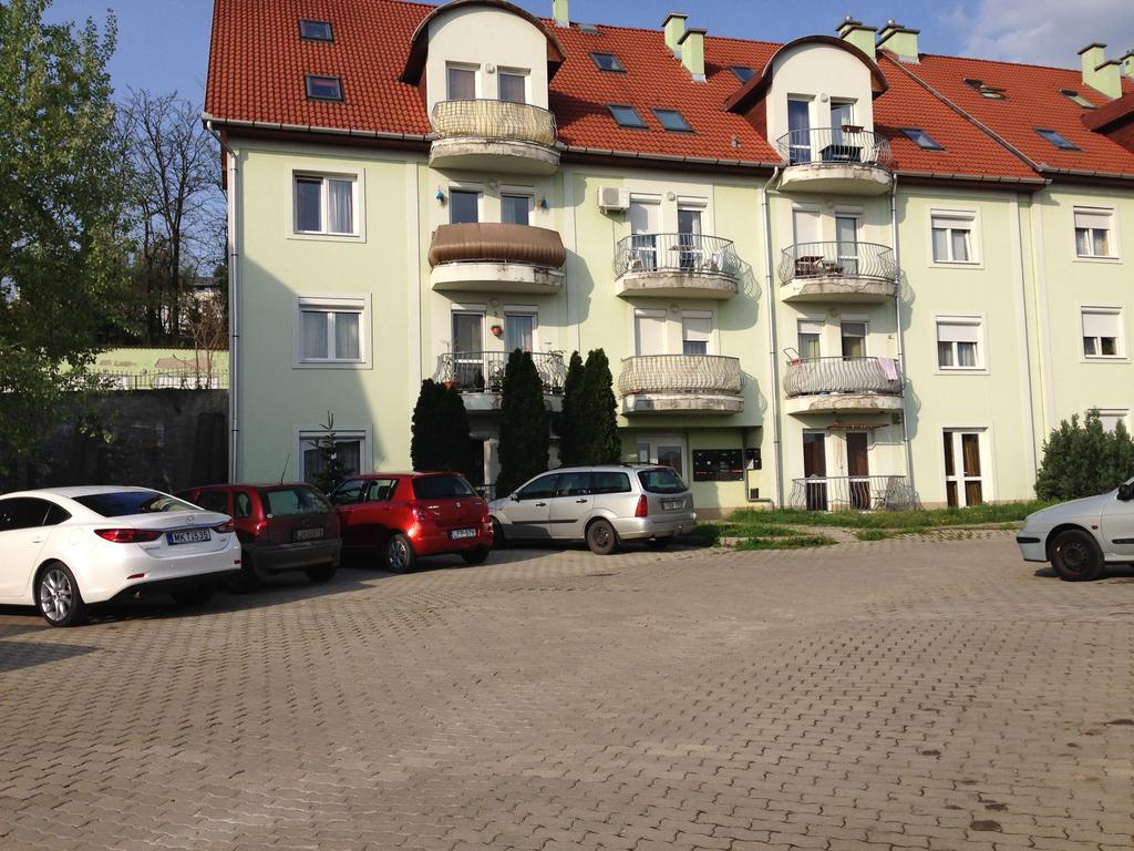 Kristaly Apartman 埃格尔 外观 照片